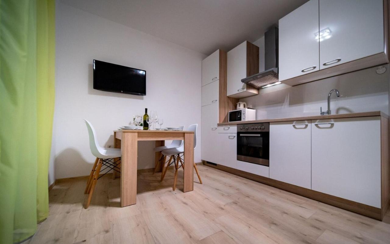 Apartmani Tomi Lopar Exterior foto