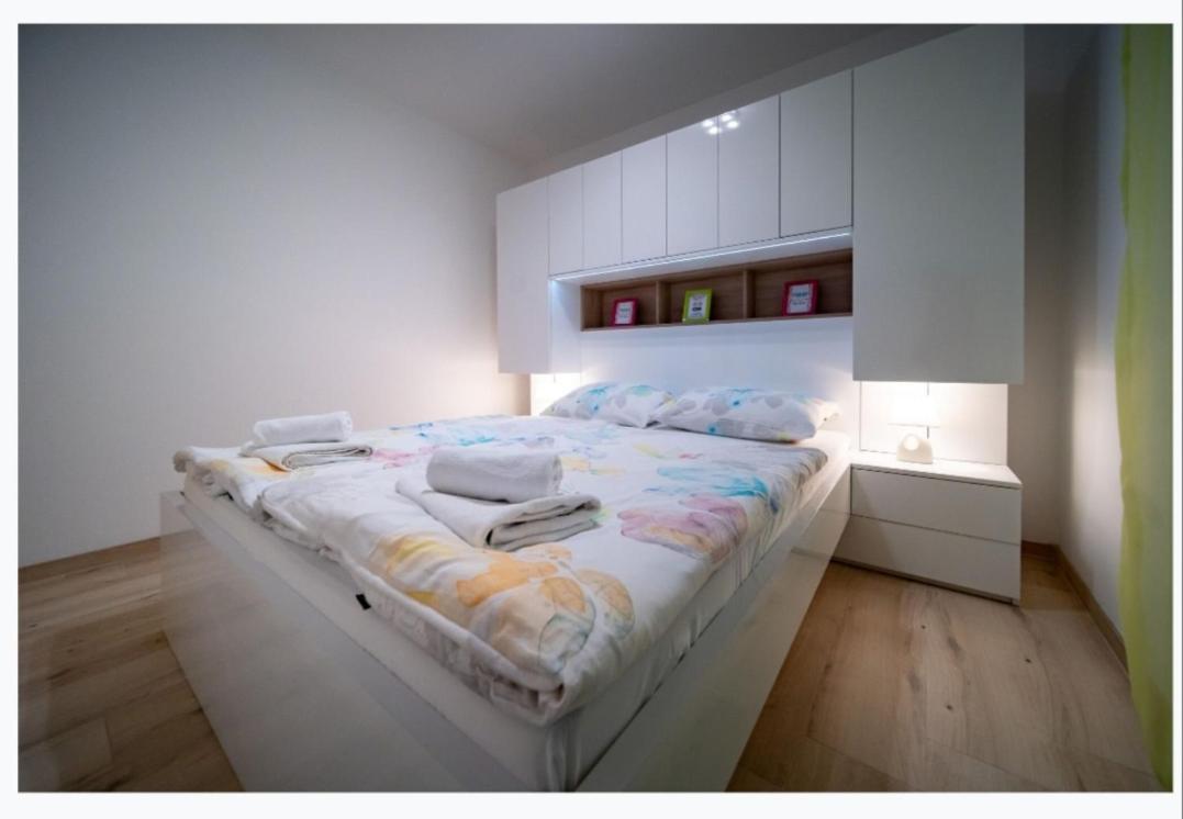 Apartmani Tomi Lopar Cameră foto